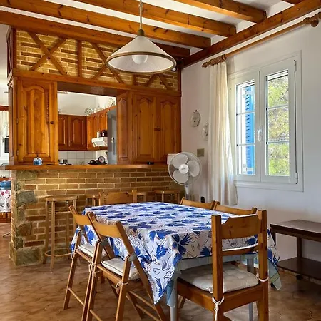 Holiday home Molly's *